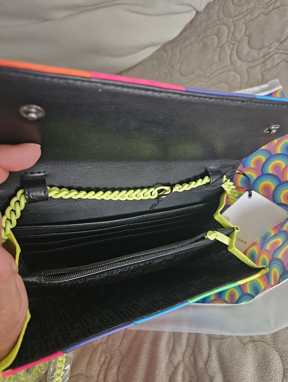 Kurt Geiger Wallet In Chain - Picture 6 of 8